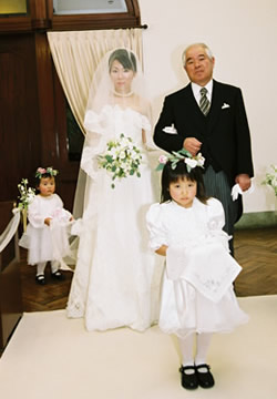 結婚式チャペル入場